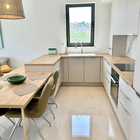 Runcika Luxury Apartament Lukoran
