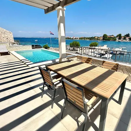 Runcika Luxury * Lukoran